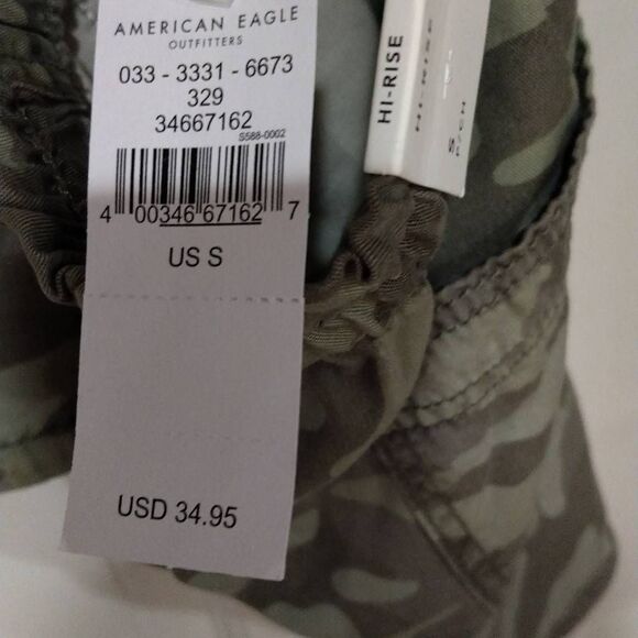 American Eagle Outfitters Women's Hi-Rise Camo Shorts NWT - Picture 10 of 15